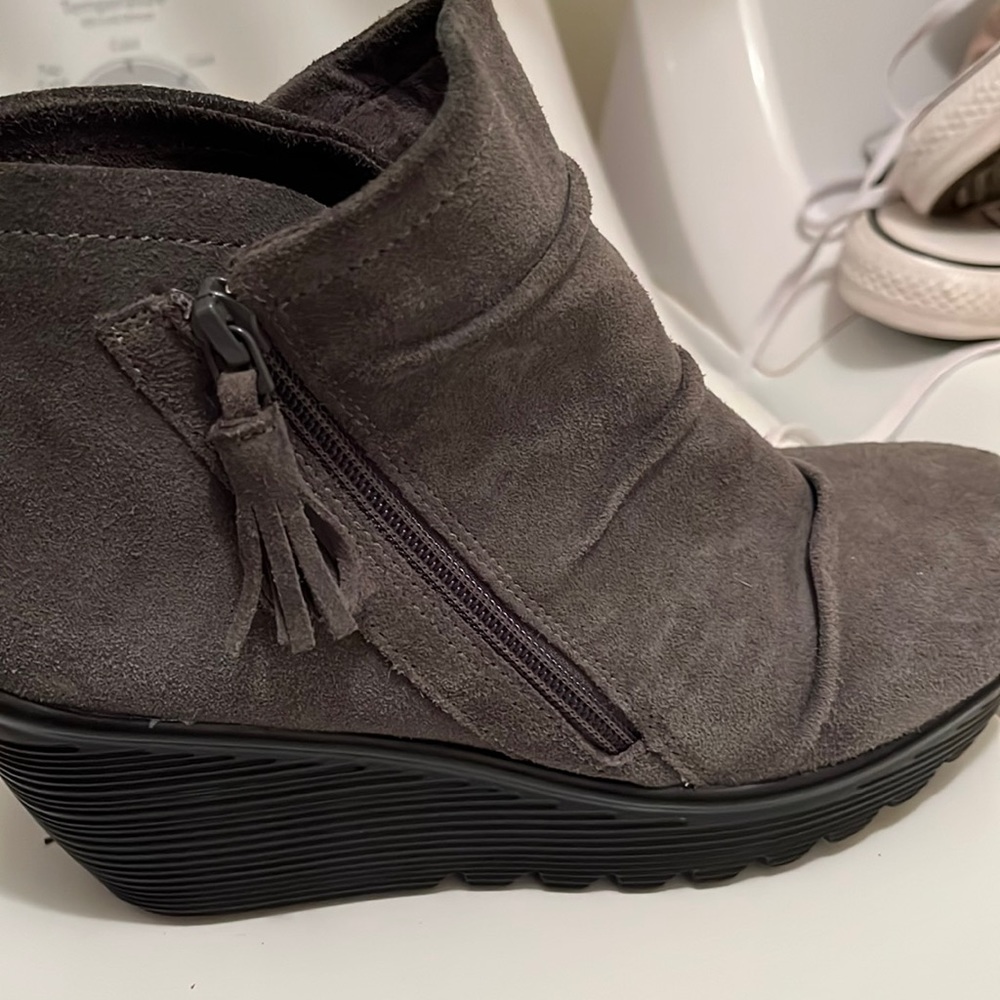 Must bundle 👢women booties 😘